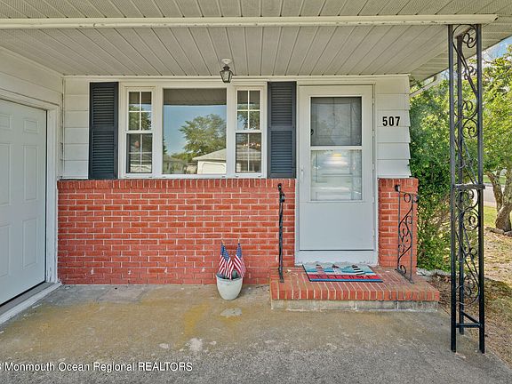 3rd image of 507 Saint Thomas Drive