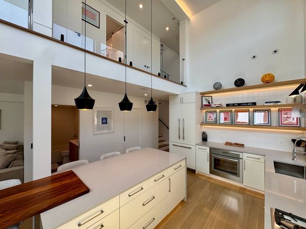 22 Parker St #22R