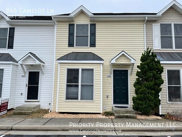 1st image of 846 Camelot Ln