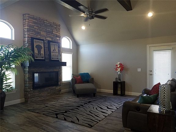 4th image of 3305 SW Stoneway Ave