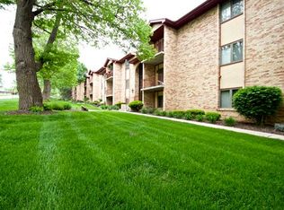 102 S 85th St APT 3G, Omaha, NE 68114