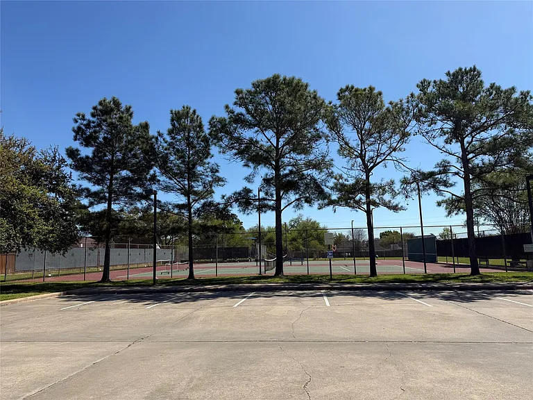 17402 Eastwood Cir — Photo 19