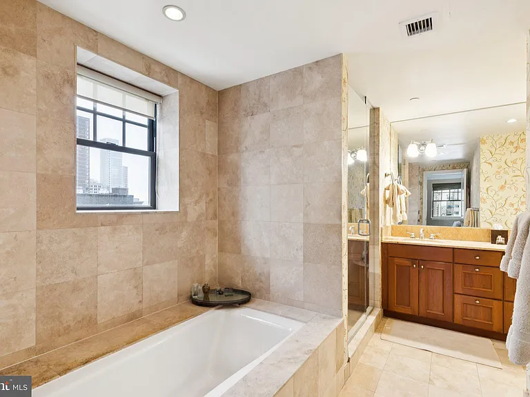 1701 Locust St #15-1704 — Photo 13