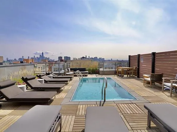 1425 Hudson Street image 18 of 20