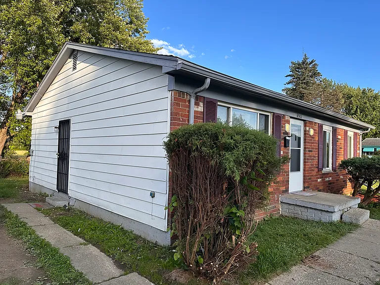 6502 Sally Ct — Photo 2
