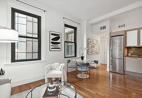 3rd image of 120 Greenwich St APT 8J