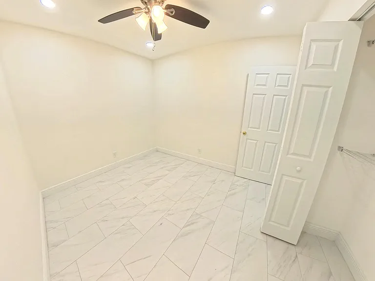 341 Henthorne Dr — Photo 18