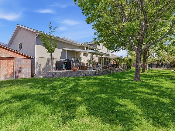 4th image of 1320 E Woodhill Cir