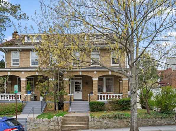 2944 Bellevue Ter NW, Washington, DC 20016