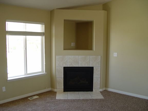 4th image of 2988 E Canyon Crest Dr