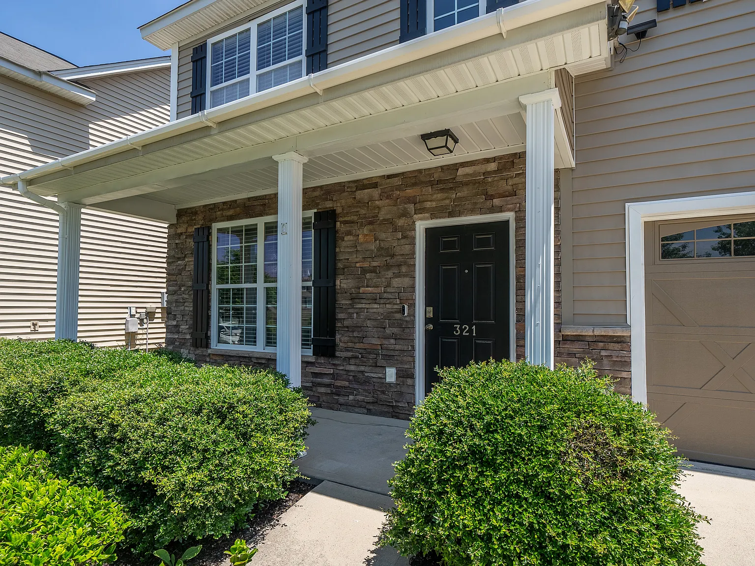 4 bed, 2.5 bath, 2281 sqft, $2,295 — Photo 3