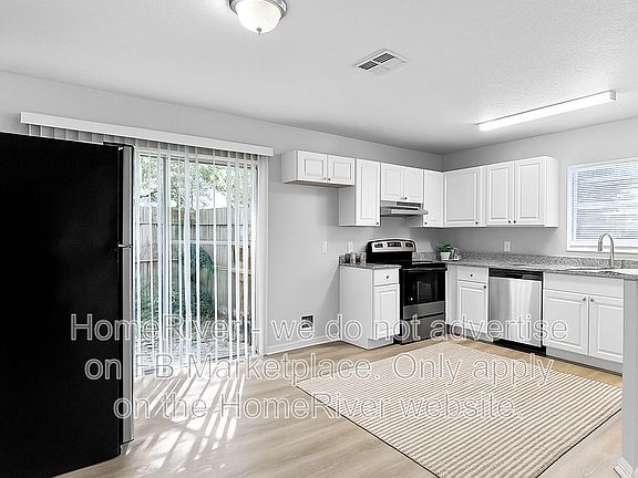 5th image of 1402 E Palifox St
