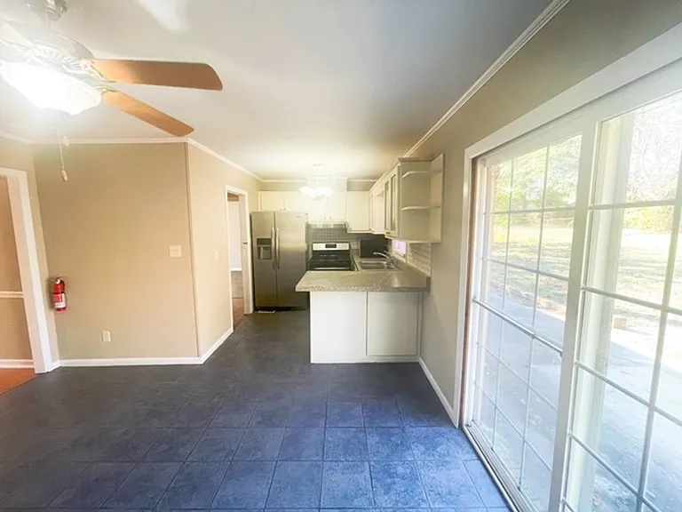 1708 Saint Augustine Ave — Photo 5