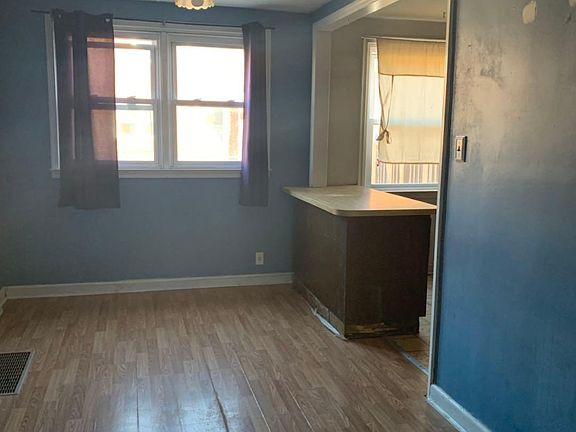 5th image of 7107 Lynford St