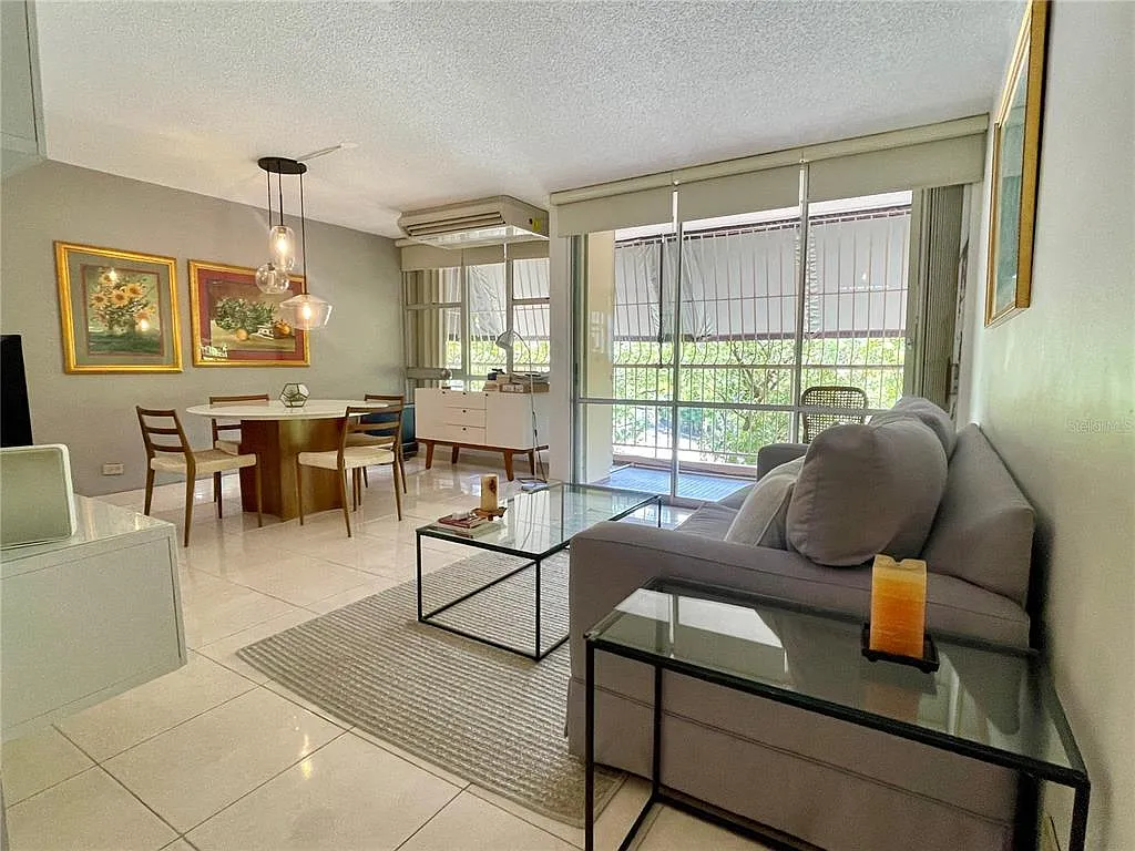 1 bed, 1.0 bath, 700 sqft, $1,700 — Photo 2