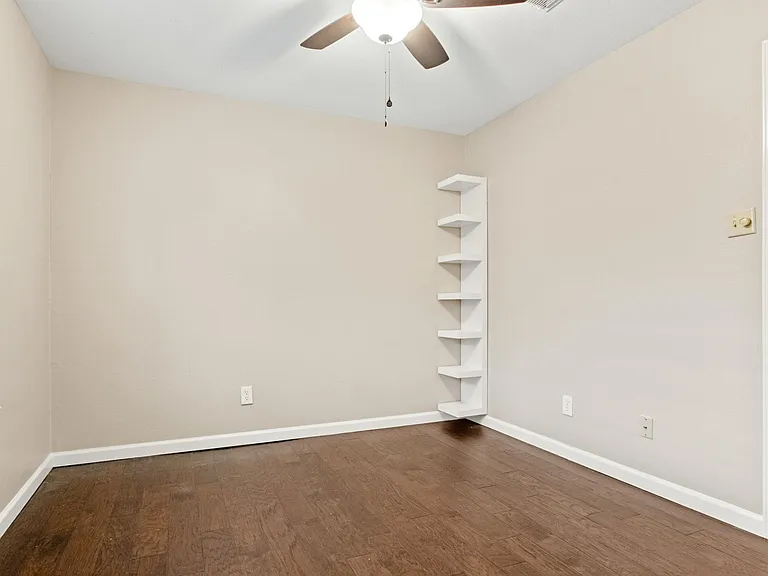 611 Field St — Photo 27