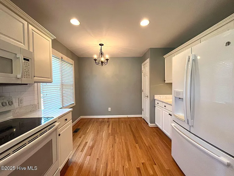 150 Starland Ln — Photo 9