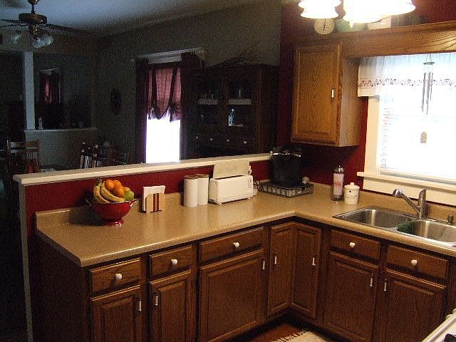 2nd image of 610 S Elm St