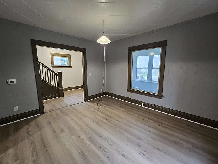 419 Bratnober St — Photo 2