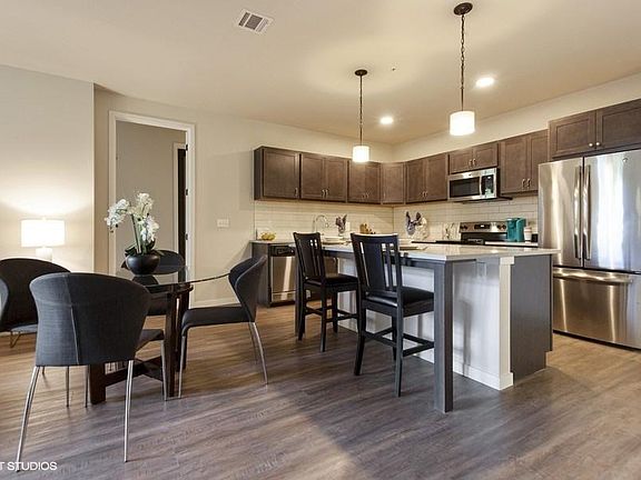 4th image of 1501 Underwood Ave APT 204
