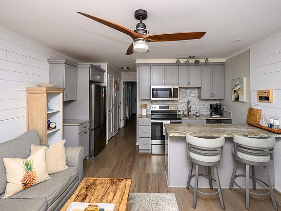 4th image of 1300 Ocean Blvd #337