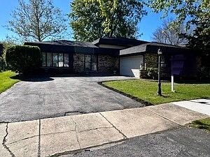 1st image of 532 S Blackstone Ave