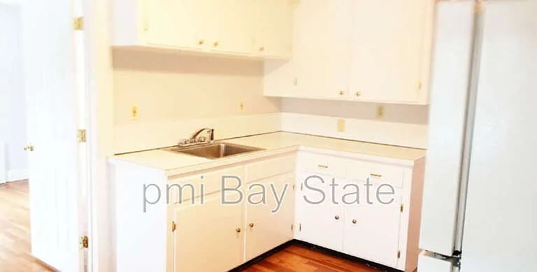 192 Holbrook Rd #4 — Photo 8