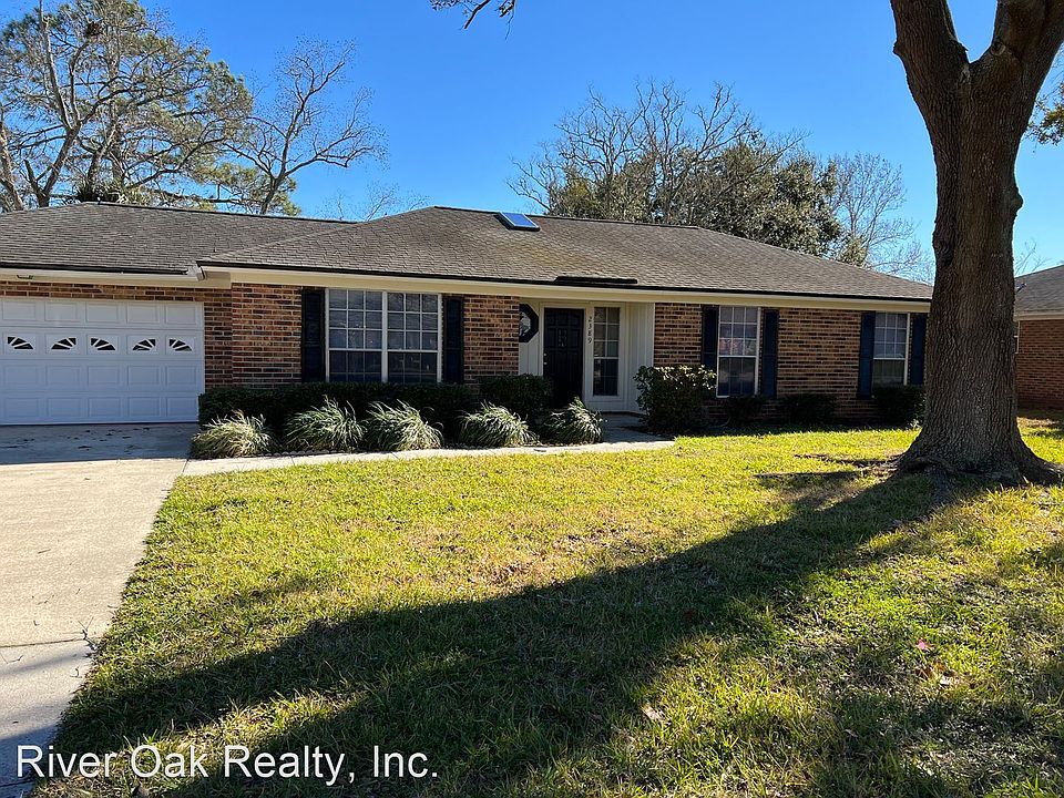 1st image of 2389 Stonehaven Ct E