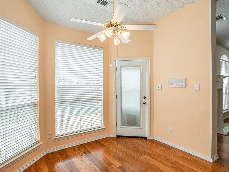 1304 Pagewynne Dr — Photo 16