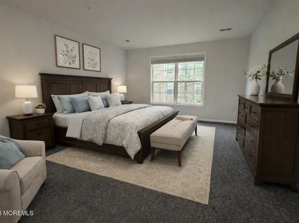 554 Saint Andrews Pl, Manalapan, NJ 07726