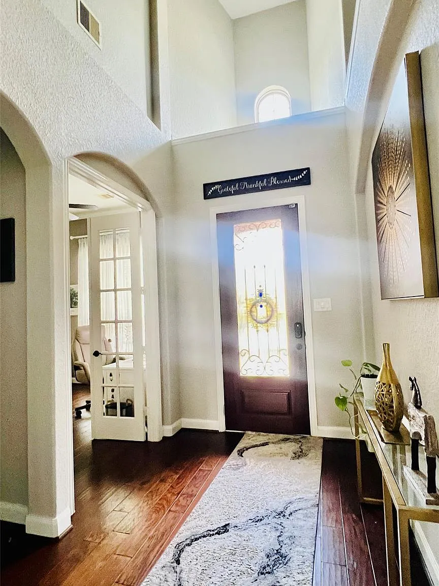 4 bed, 3.5 bath, 2931 sqft, $3,900 — Photo 2