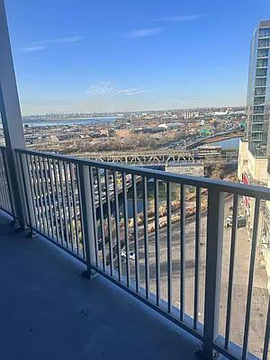 Rented by E Realty International Corp | media 4