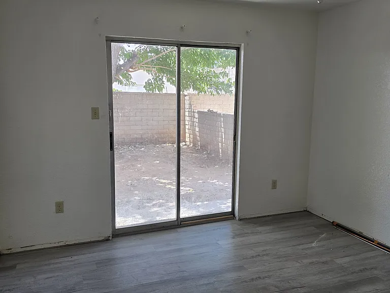 1901 Embassy Dr #D — Photo 1