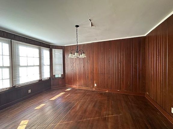 4th image of 643 11th St
