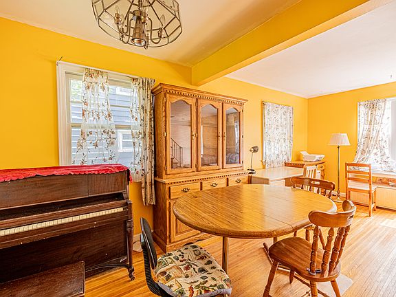 5th image of 58 Stanford Rd