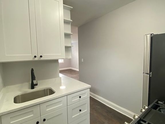 5th image of 3149 N Springfield Ave #D4