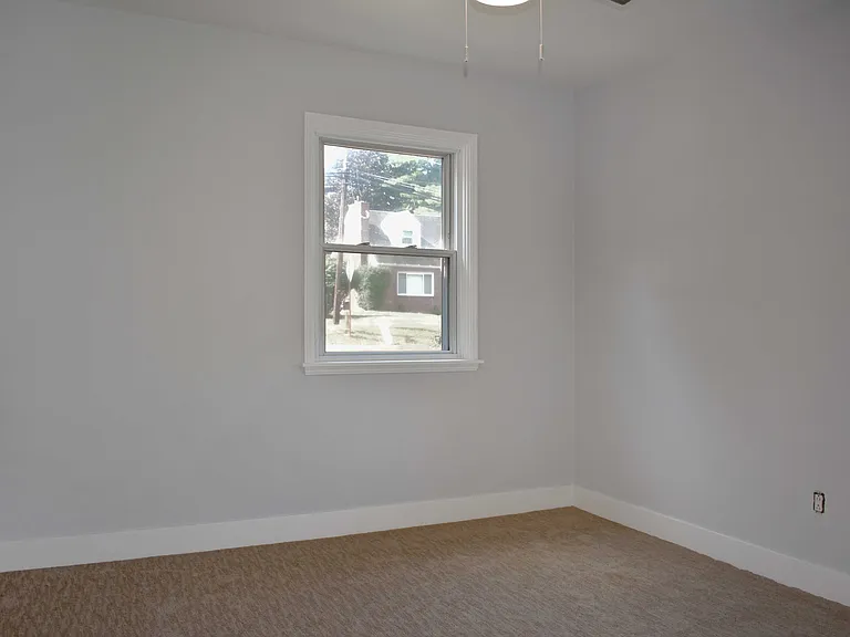 905 Burchfield Rd — Photo 18