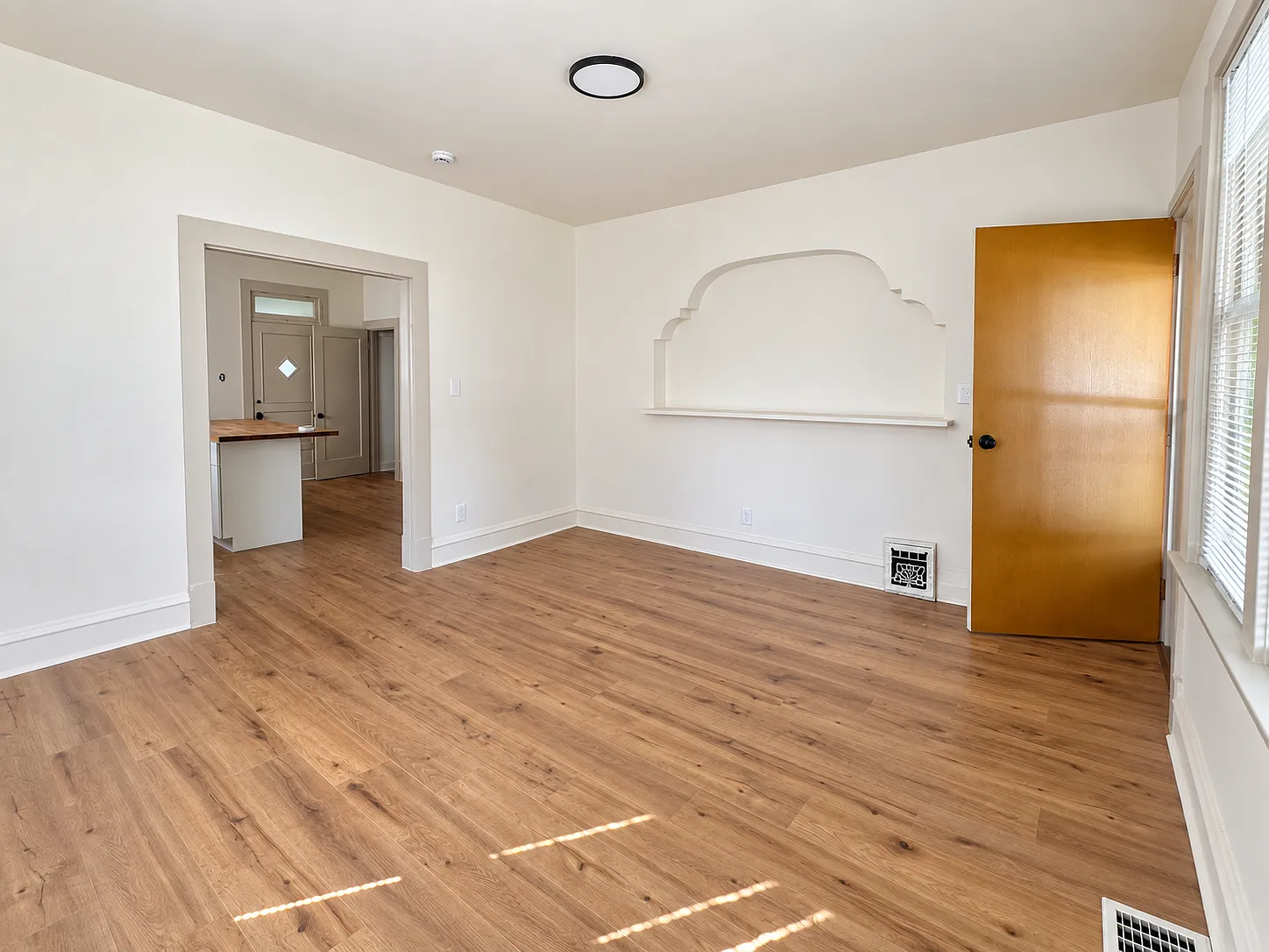 3 bed, 1260 sqft, $2,225 — Photo 4