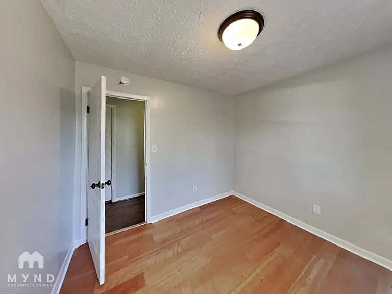 95 Academy St — Photo 12