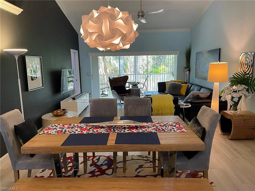 2 bed, 2.0 bath, 1402 sqft, $1,800 — Photo 3