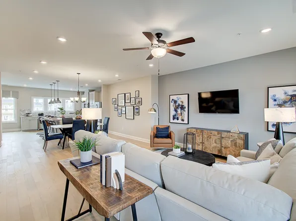 708 Mulberry Walk, Woodstock, GA 30188