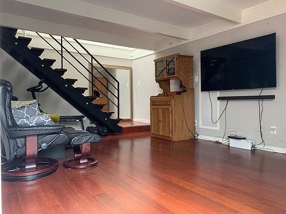 4th image of 485 A St APT 5