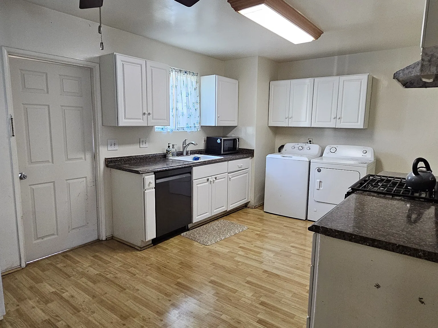 2 bed, 880 sqft, $2,650 — Photo 4