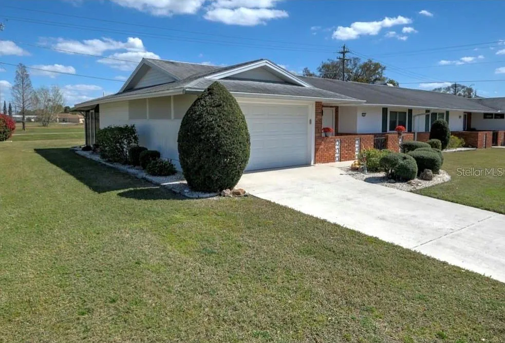 2 bed, 2.0 bath, 1243 sqft, $2,100 — Photo 2
