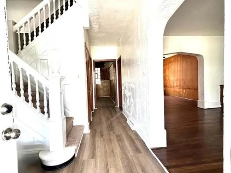 114 Hampton St — Photo 3