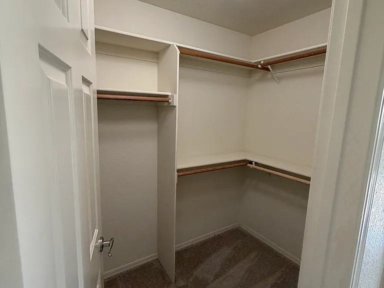 6142 Lakeview Cir — Photo 9
