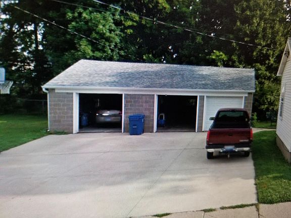 2nd image of 213 Krebs Ct