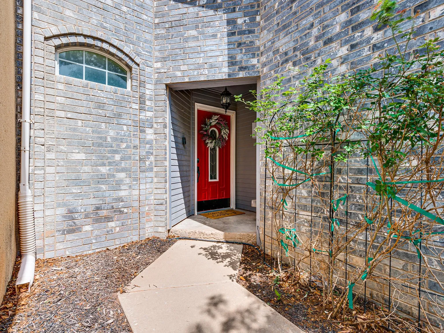 3 bed, 2.5 bath, 1913 sqft, $3,500 — Photo 4