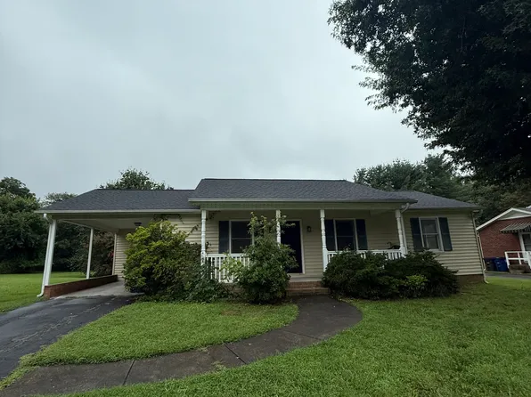 1213 Bucklebury Ct, Winston Salem, NC 27103