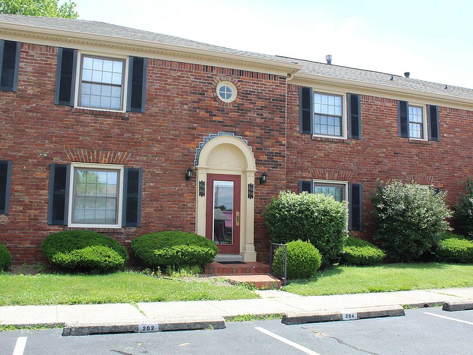 1st image of 202 Hampton Dr